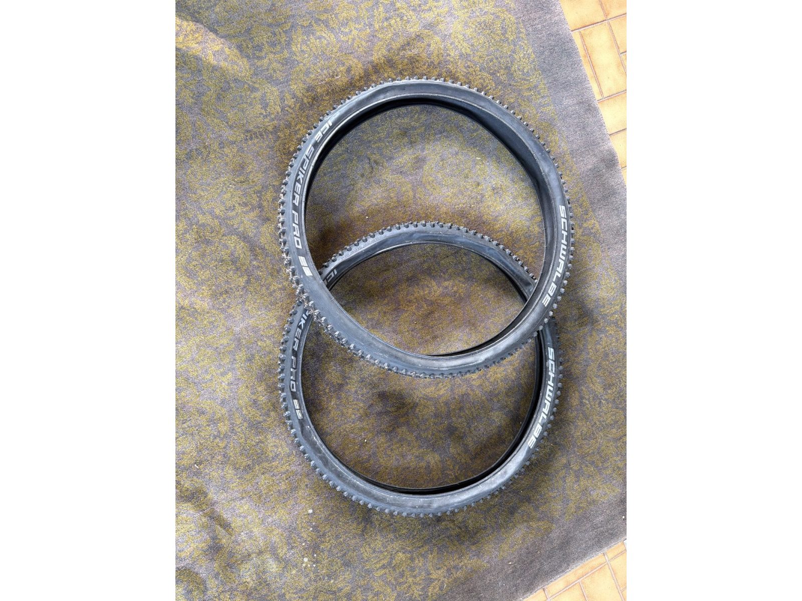 Schwalbe ice biker pro spiked tires 29”