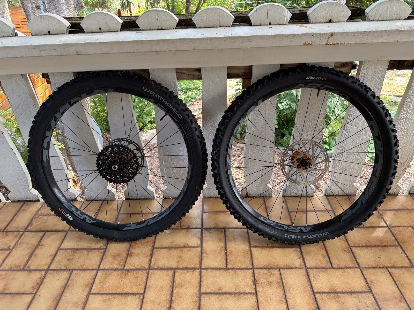 Race face arc 40 with 45 N. studded tires